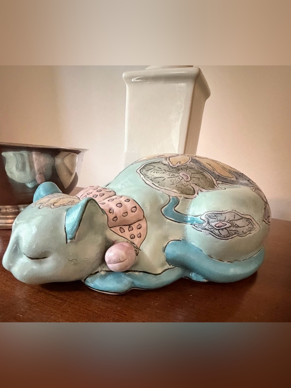 Chinese Export Chinoiserie Lotus Sleeping Cat